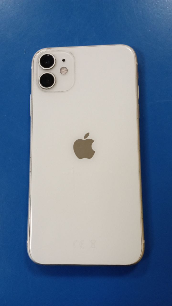 Смартфон iPhone 11