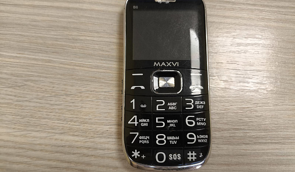 Кнопочный телефон Maxvi B6