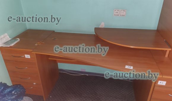 Стол офисный в ассортименте с тумбами №9