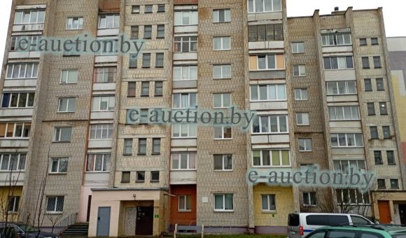 1/2 доля в праве собственности на четырехкомнатную квартиру в г. Барановичи, площадью 76.3 м²