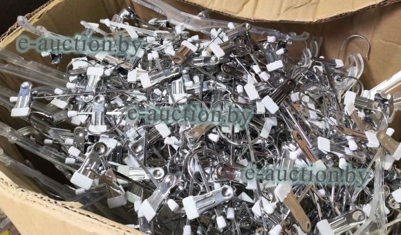 Коробка с вешалками №1