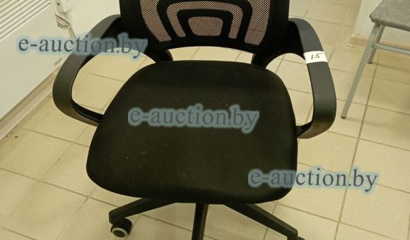 Стул офисный на колесах №15