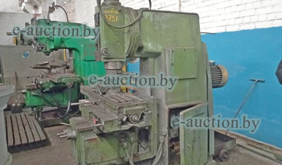 Станок вертикально-фрезерный 6Р12Б