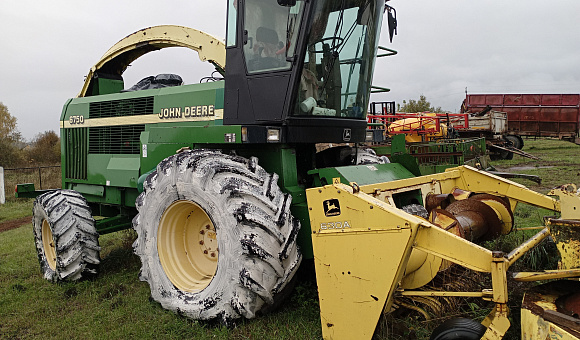 John Deere 6750, 2001