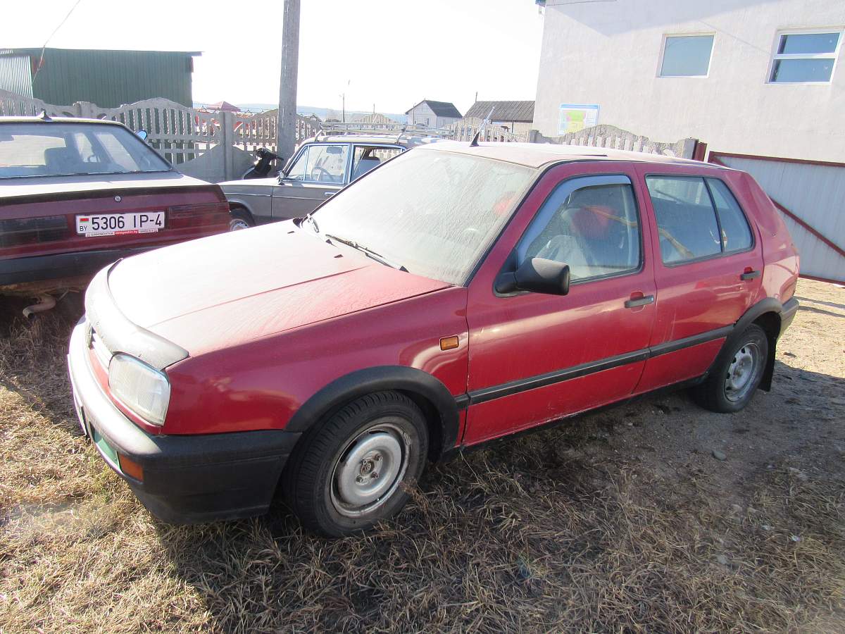 Купить автомобиль Volkswagen Golf, 1993 г. в г. Новогрудок - цена 1200  рублей, фото, характеристики.