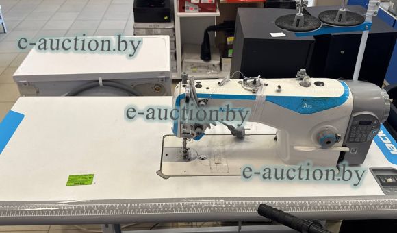 Швейная машина 