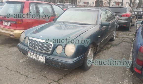 Mercedes-Benz E320, 1995