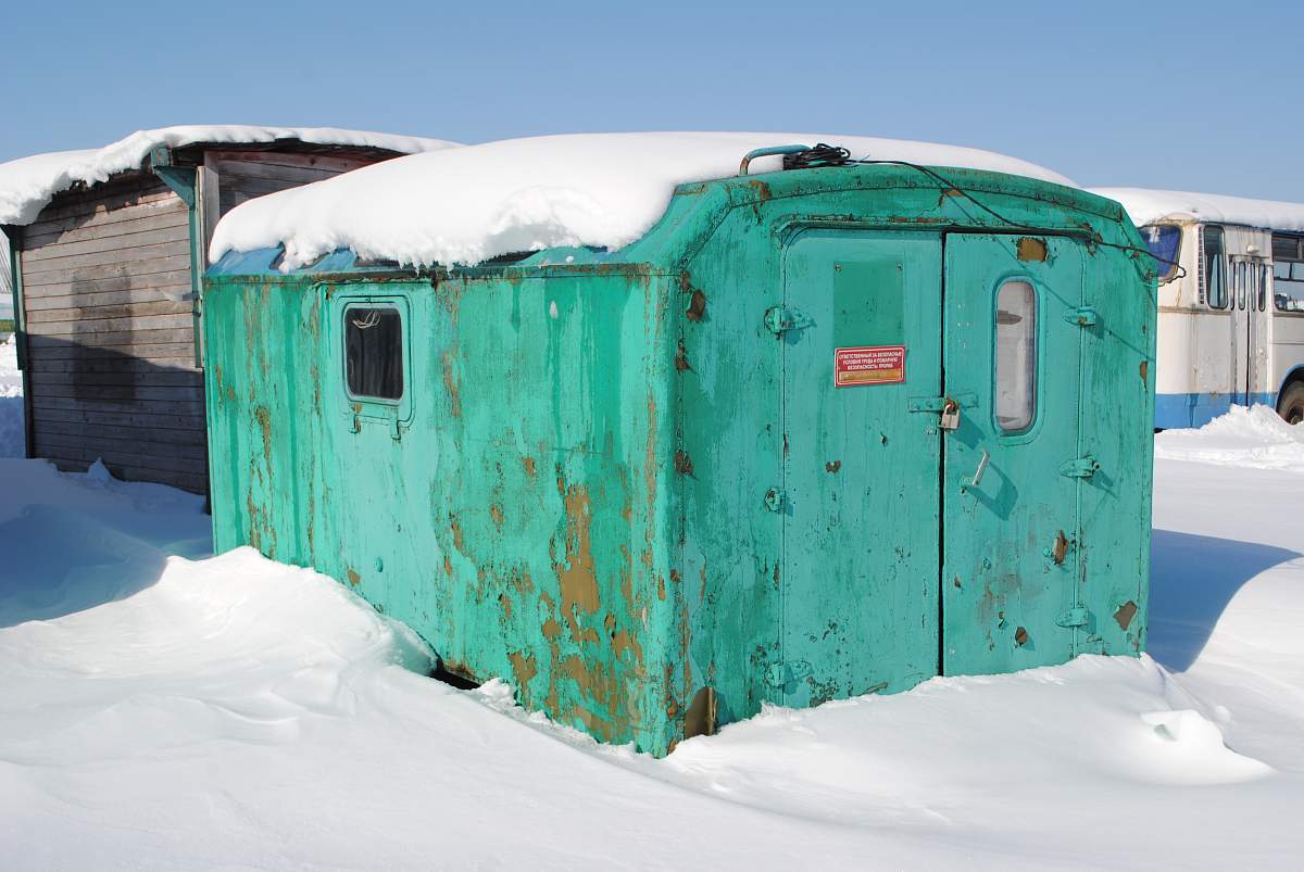 Кунг бытовка 2. Кунг бытовка республика карелия. Кунг зил 131 бытовка. Кунг вагончик бытовка размер 3м. Кунг бытовка 2.