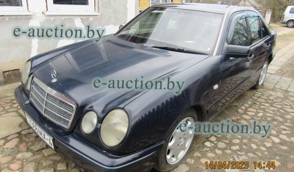 Mercedes-Benz E220, 1996