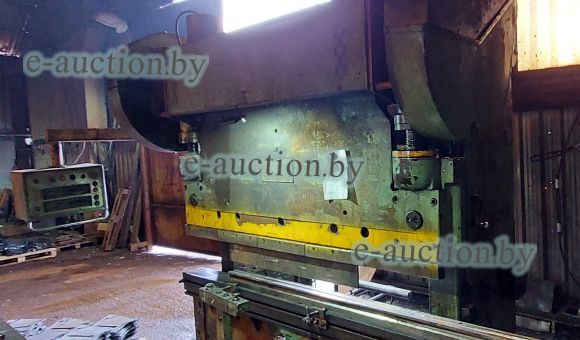 Пресс листогибочный ИГ 1330