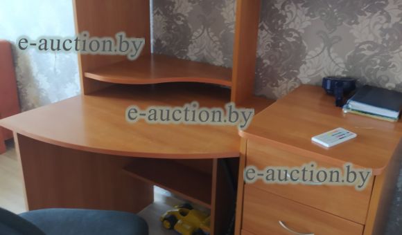 Стол компьютерный