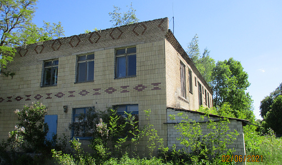 Двухэтажное кирпичное многофункциональное здание в д. Скепня (Жлобинский район), площадью 467.4м²