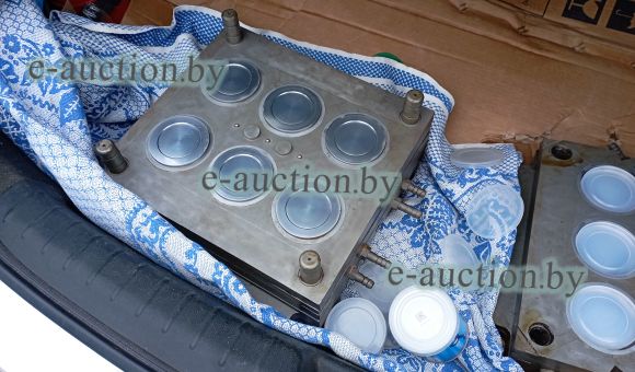 Пресс-форма для изготовления крышек