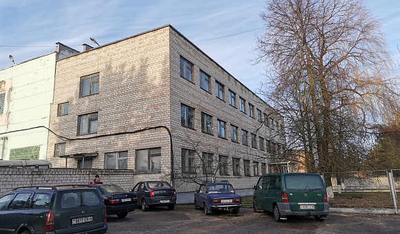 Административное здание с бытовыми помещениями. в г. Бобруйске, площадью 1417м²
