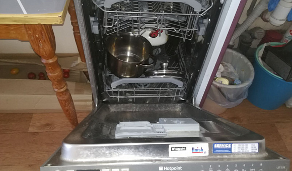 Посудомоечная машина HOTPOINT ARISTON
