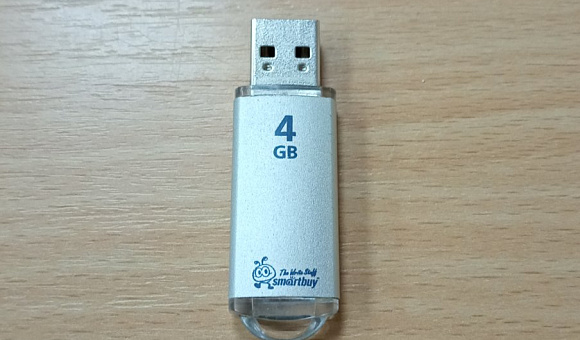 Флеш-накопитель 4 GB