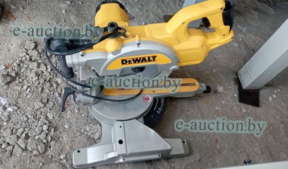 Пила торцевая DEWALT DWS 777