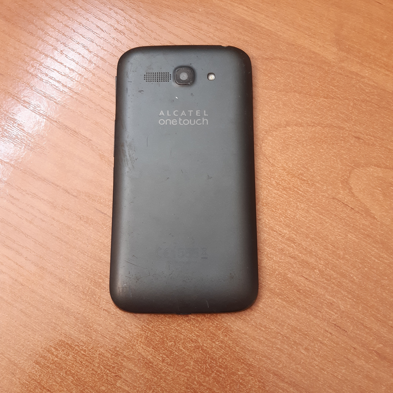 Мобильный телефон Alcatel one touch