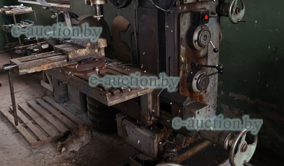 Станок универсальный фрезерный 