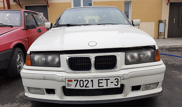 BMW 325, 1996