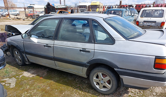 Volkswagen Passat, 1990