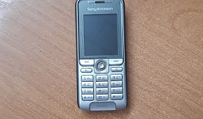 Кнопочный телефон Sony Ericsson K320i