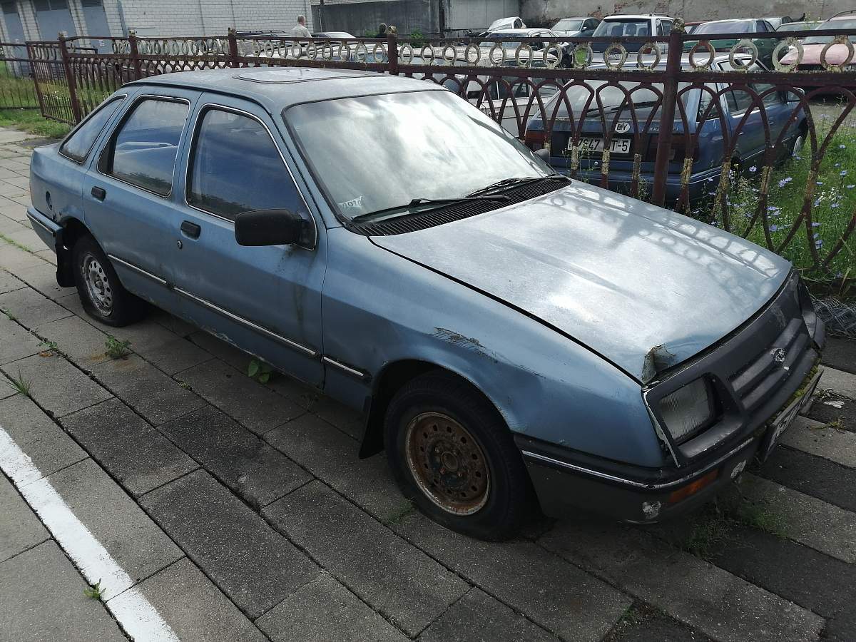 Купить автомобиль Ford SIERRA, 1984 г. в г. Барановичи - цена 1935.34  рублей, фото, характеристики.