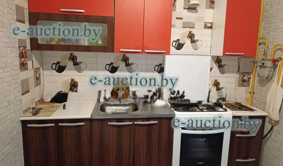 Кухонный гарнитур (3 верхних и 3 нижних шкафчика)