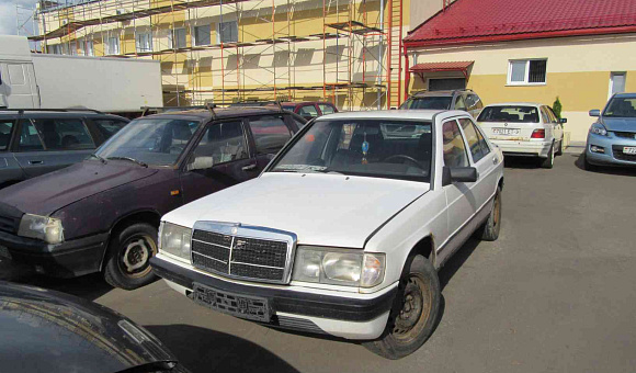 Mercedes-Benz 190 Е, 1985