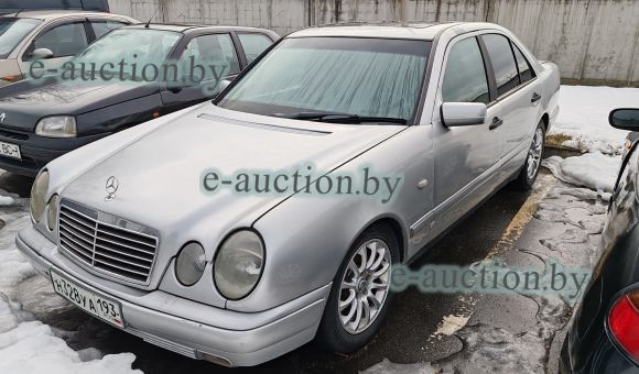 Mercedes-Benz E230, 1995
