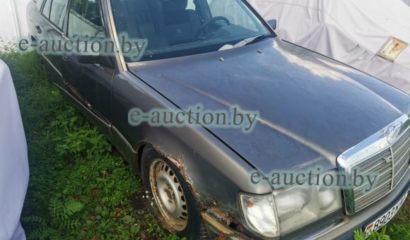 Mercedes-Benz 300, 1990