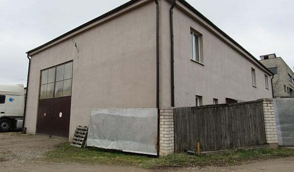 Административно-ремонтное здание в д. Чемеры (Слонимский район), площадью 293.9м²