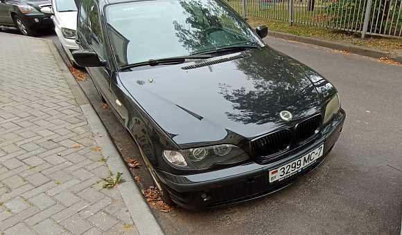 BMW 320i, 2003