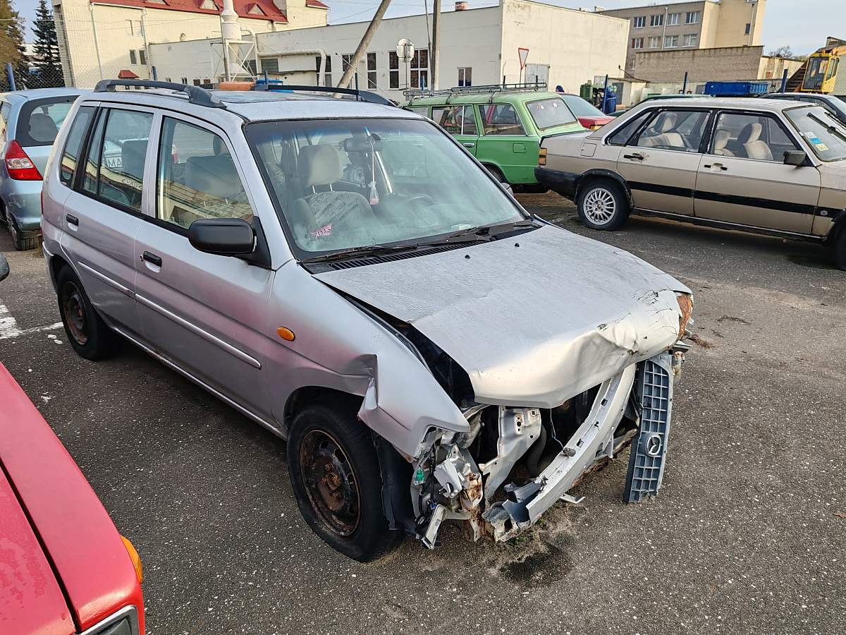 Купить автомобиль Mazda Demio, 1999 г. в г. Пружаны - цена 2484.4 рублей,  фото, характеристики.