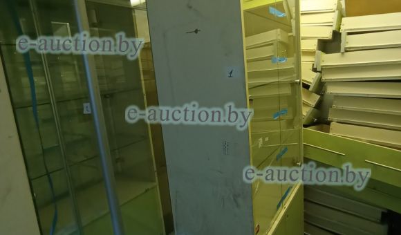 Шкафчик с полками, стеклом в ассортименте