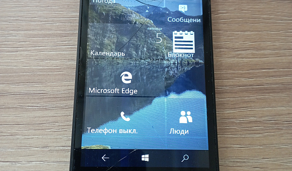 Мобильный телефон Microsoft