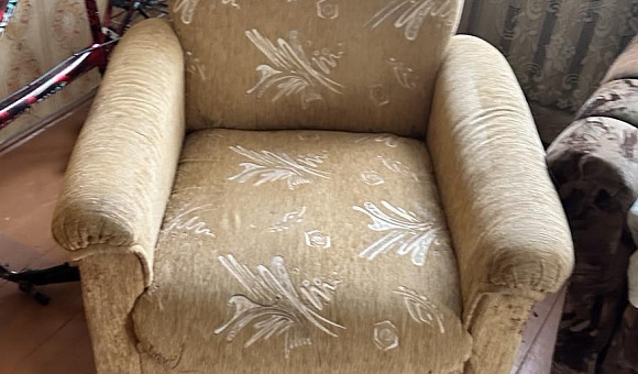 Мягкий угол (диван и два стула)