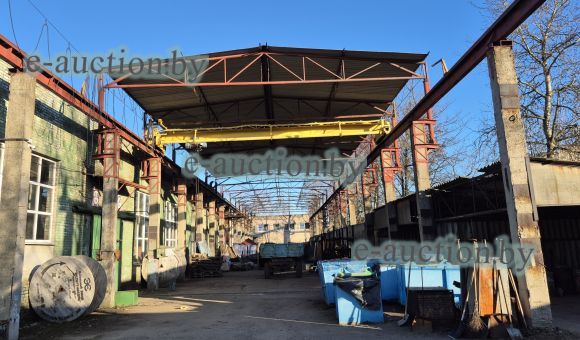 Навес на стойках