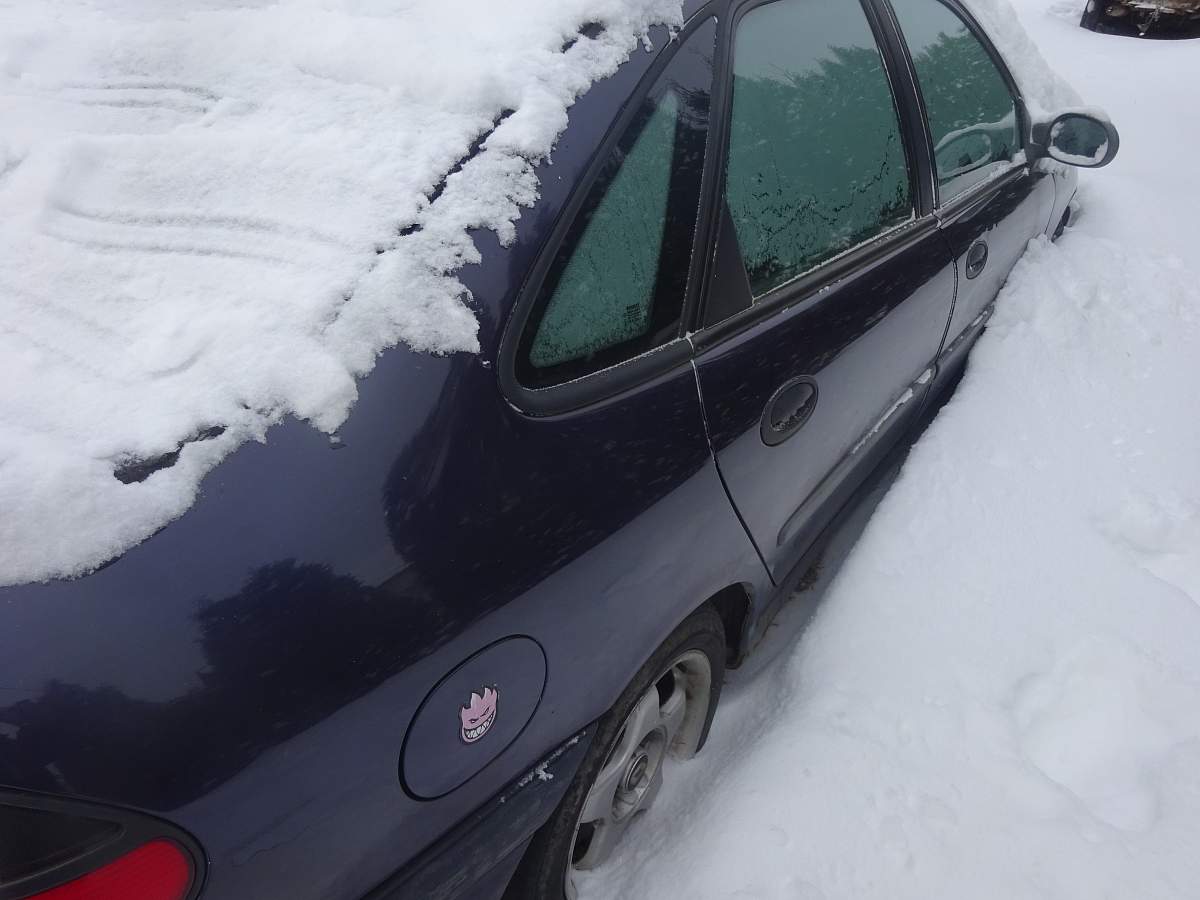 Купить автомобиль Renault Laguna, 1995 г. в г. Молодечно - цена 1600  рублей, фото, характеристики.