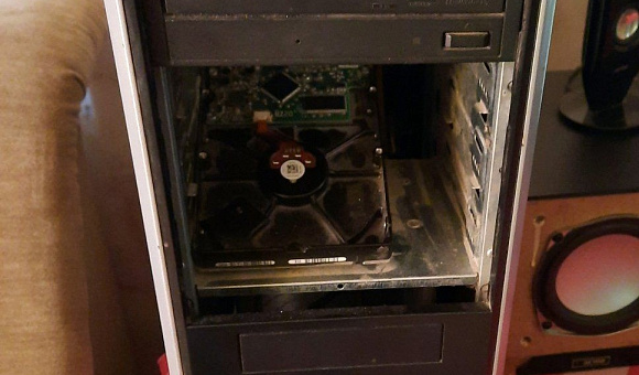 Компьютер в сборе (системный блок, монитор LG W22455PF, клавиатура, мышка)