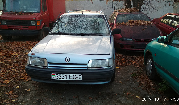Renault 21, 1990