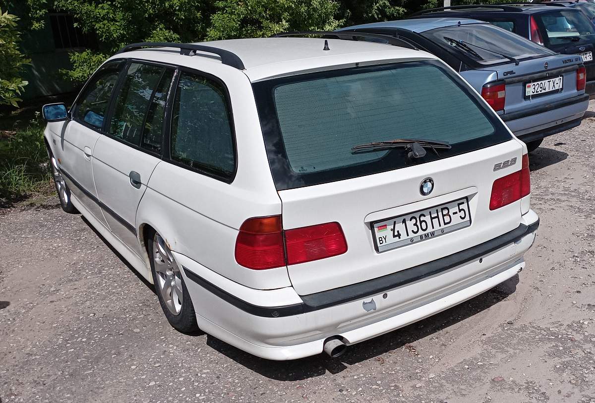 Купить автомобиль BMW 528, 1997 г. в г. Молодечно - цена 5700 рублей, фото,  характеристики.