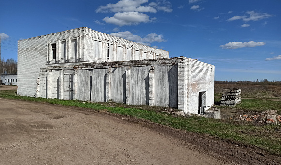 Дом животновода в д. Мерзляково (Лиозненский район), площадью 388.2 м²