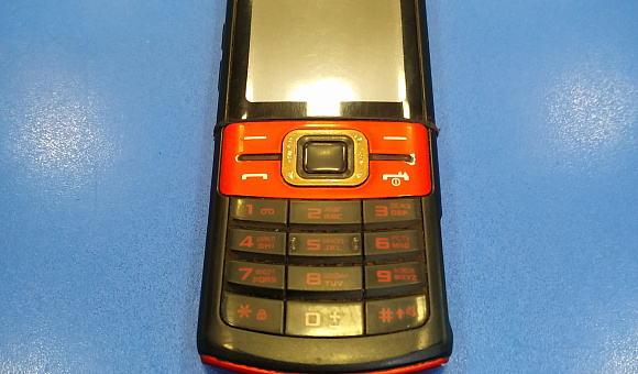 Мобильный телефон SAMSUNG 