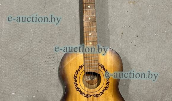 Гитара шестиструнная 