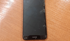 Смартфон Huawei P Smart