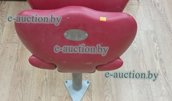 Стул пластиковый