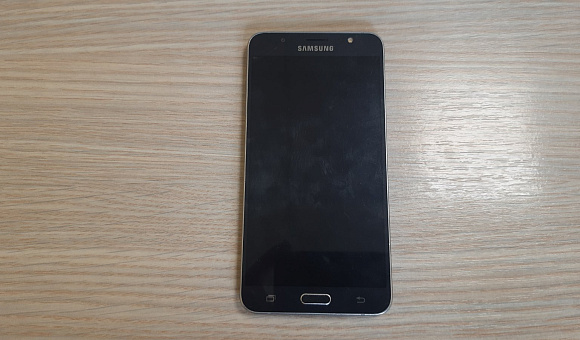 Смартфон Samsung Galaxy J7 2/16GB