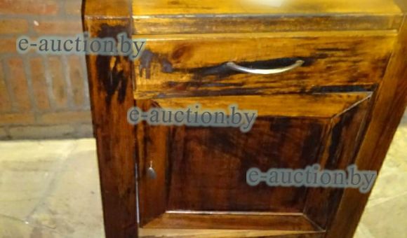 Тумбочка с одной дверью одной шуфлядкой 