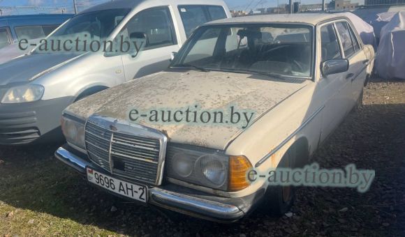 Mercedes-Benz 200, 1982